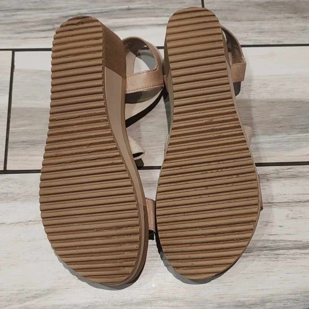 Yellow box Wedge Sandals - Picture 5 of 6